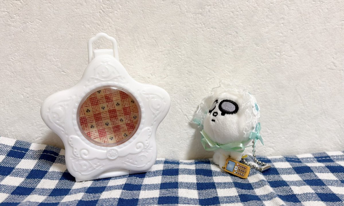 koyu80gyunyu's tweet photo. やわぬいを持ち運ぶケースを再度探してきた🌟
狭いから無理に入れるのもなぁと思ったので置いておいて自ら入ってくれるかそっと観察してみた🔭気に入ってくれたみたいだ☺️
.
.
#MILK
#山中柔太朗
#やわぬい https://t.co/m3Yz78nANw