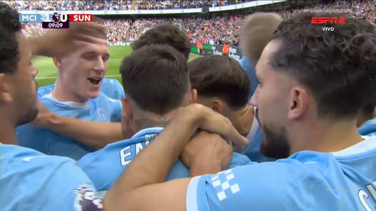 haalandepressao's tweet photo. GOOOOOOOOOOOOLLLLLLLLLLLL
DO CITY!!!!!!

ENZO!!! cobrança de falta ABSURDA!

#PremierLeagueNaESPN https://t.co/DkWRulDnso