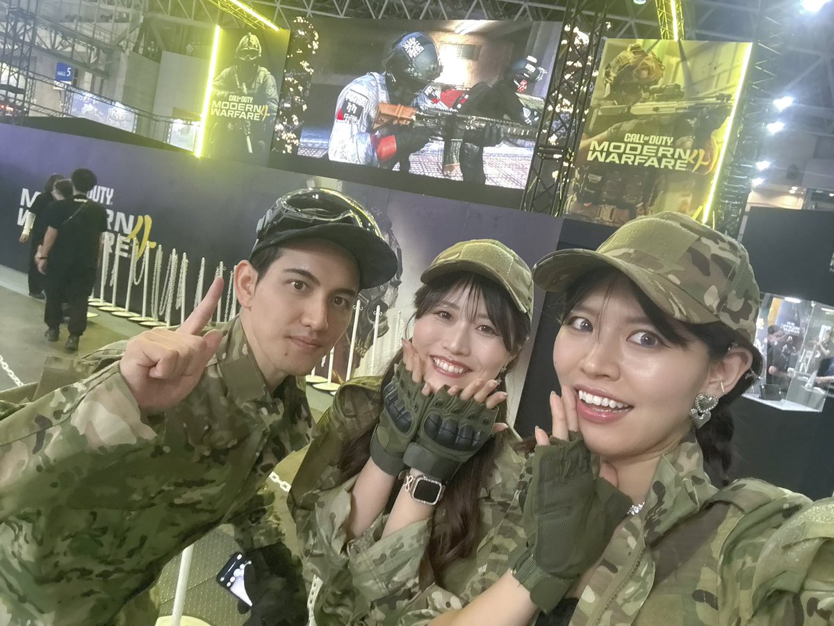 _yukimatcha's tweet photo. 東京ゲームショウ2026 #CollofDuty コーナーはこの3人でお届けしました!
ゆうかさんが可愛い系、さゆきがかっこいい系でバランス最高だったとおもう😎🤟
4日間とも3人でお話ししながら駅まで帰って楽しかった🎶
#東京ゲームショウ2026
#TGS2026
#ハピネット
#CoD
#MW4 https://t.co/wEjGsrydI0