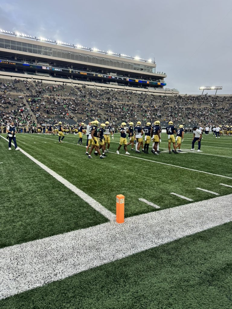 FrancoJaxon's tweet photo. Always enjoy my time in South Bend! Gameday atmosphere was Amazing! Thank you for having me. @NDFootball @GinoGuidugli @krut_24 @justicebathas @CarterAuman @AriellaEllis3 @MikeTSinger @ethoma10 @NotreDame247 @BGInews @bruce_straughan @MCSMustangFB @phil_dawson_4 @Dru_Dawson4 @s_franco5 @CoachDanny10 @2LiveCraig