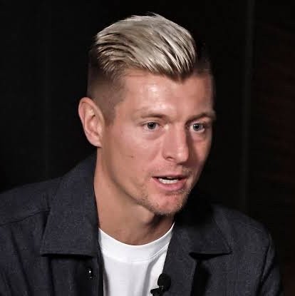 UTD_Seth001's tweet photo. 🚨Toni Kroos on Dean Huijsen’s red card against Atlético Madrid:

🗣️ Toni Kroos: “There’s no better way to define this than Madrid being robbed by a decision that completely changed the derby.

“Look at the incident again. Giuliano Simeone clearly tries to draw the contact. Huijsen gets his arms out, which you see every weekend in football when players are trying to protect themselves and get away from each other.

“Dean is trying to get out of the situation. They’re inside the box, Simeone goes down and suddenly it becomes a red card.

“A red card?

“That is total shambles.

“What makes it even harder to understand is the inconsistency. Lee Kang-in makes a tackle on Arda Güler that could have seriously injured him and doesn’t even get a yellow card.

“Then Madrid are punished with a red for a situation where the contact is nowhere near as serious.

“How can players understand the rules when the threshold changes from one incident to another?

“Huijsen is trying to get away. Simeone is looking for the contact. The referee sees it and gives a red.

“That’s not protecting football. That’s deciding a derby.

“And once you give that red card, you completely change the game. Madrid are forced to play with ten men, Atlético get the advantage and everyone forgets what actually happened before the decision.

“For me, that’s the most frustrating part.

“We can talk about whether Huijsen should have been more careful, of course. But a red card has to be a clear sending-off offence.

“This wasn’t.

“Madrid didn’t lose control of the derby because of football.

“They lost a player because of a decision that should never have reached that punishment.

“That is not a refereeing mistake you simply move on from.

“That is a decision that changes the entire match.”