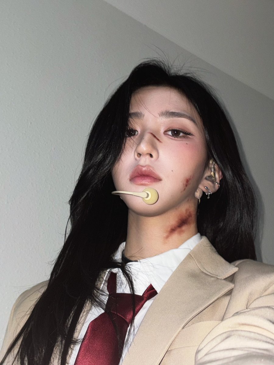 parksohyunt's tweet photo. b✰ttle royale https://t.co/XDlJwxAuhN