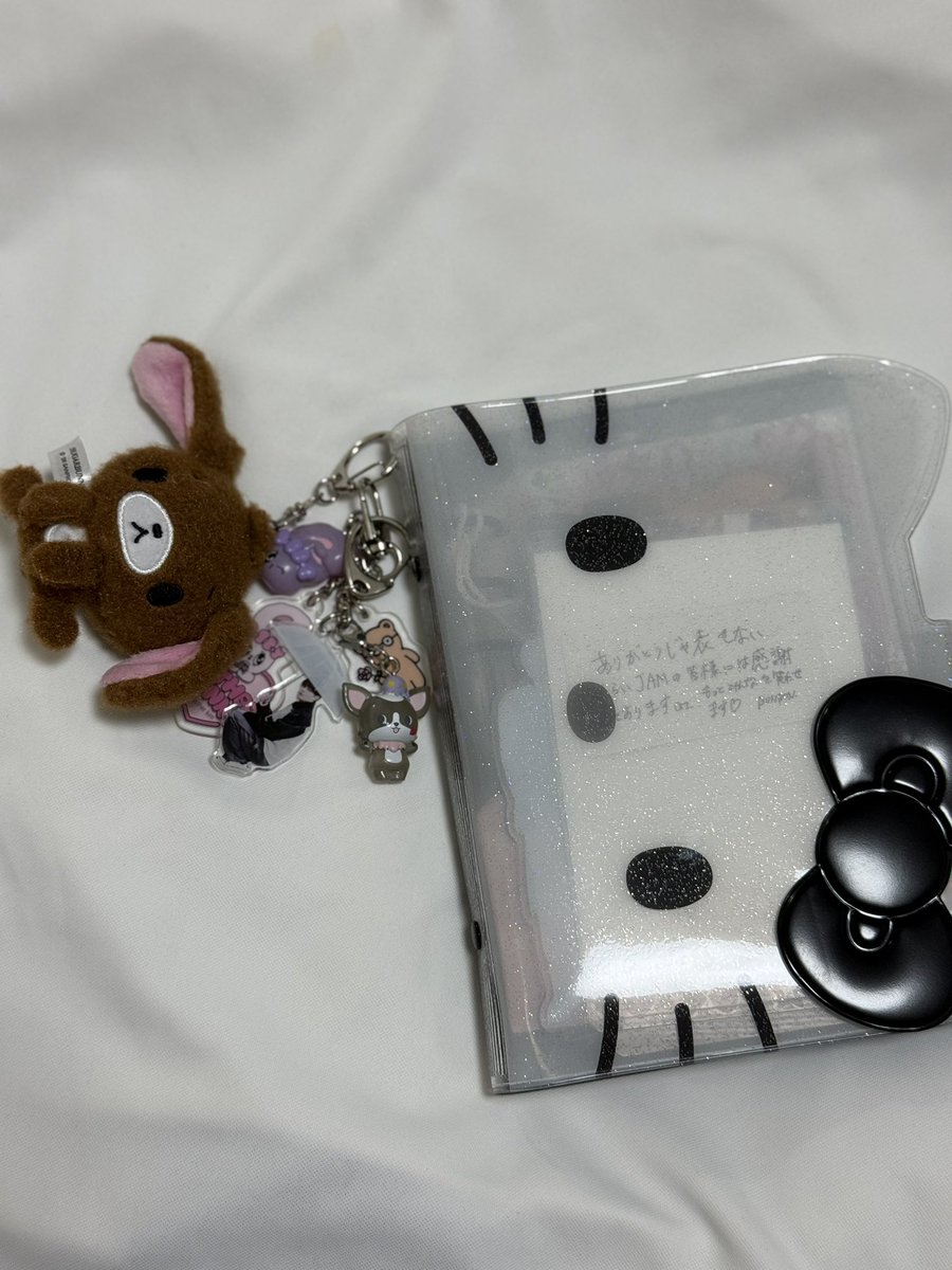shioonya_'s tweet photo. これほんとにオススメ♩可愛いしアクスタとかも入れれるし硬質ケースそのまま入るし✨️神✨️ですよ https://t.co/B0JzjTJhzS