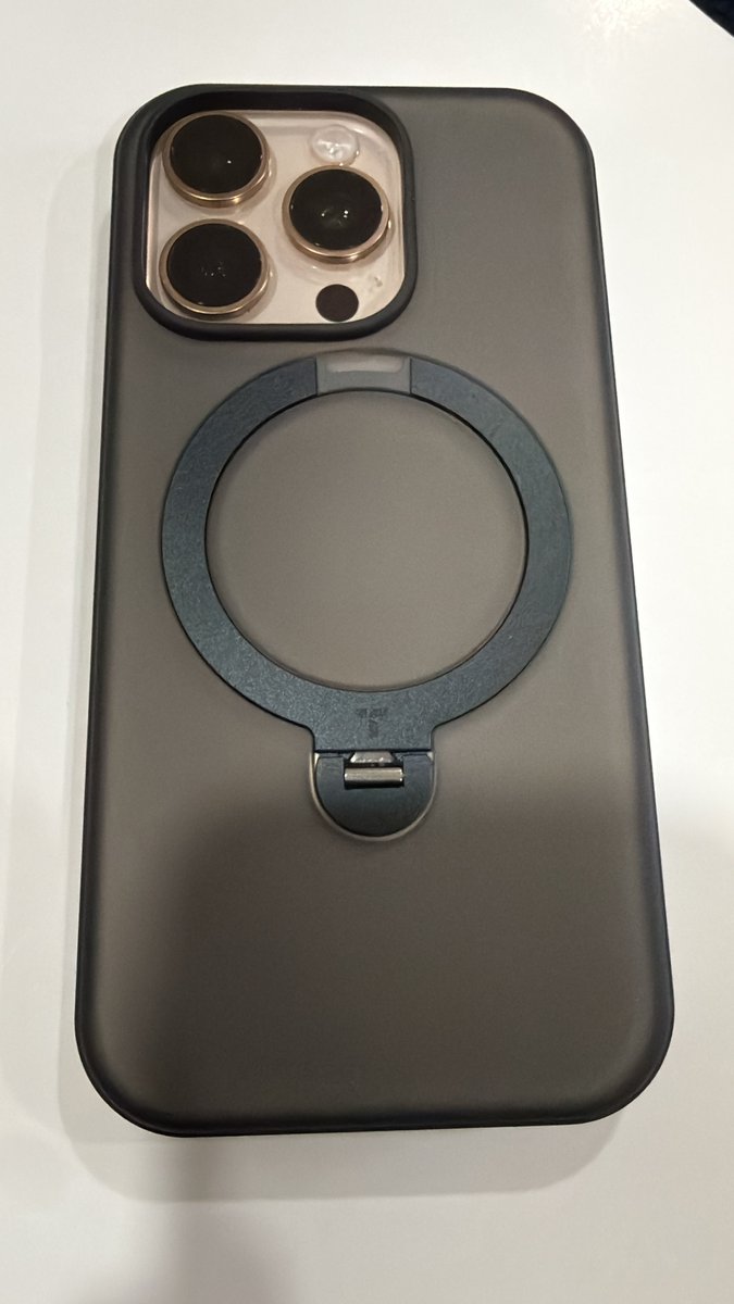 UDiT_27's tweet photo. A small gift, but one that genuinely impressed us. π
The TORRAS Ostand case looks incredibly clean on the iPhone, and the built-in 360Β° stand is one of those features you immediately appreciate in everyday use.
Premium, practical and beautifully designed. π
#OutsideWithTORRAS #Ostandshot