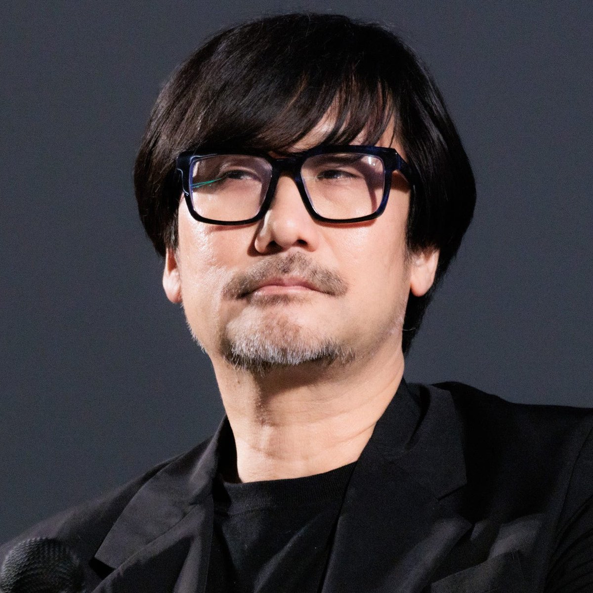 Okami13_'s tweet photo. New interview with Hideo Kojima:

• Sony notified him they wanted to cancel PHYSINT over a Zoom call
• Kojima says no reason was given and they haven't contacted him since
• Relationship with Sony remains 'strong' nonetheless
• Not sure if PHYSINT will be multi-platform, decision is up to Xbox
• Official studio statement on the Bloomberg article: "None of the claims written came from any official or on-the-record source and as such we encourage you to take them with a dose of scepticism. [...] Physint continues to move forward with Xbox, and our relationship with PlayStation remains strong.​"

Sounds like the studio was genuinely at risk of collapsing or laying off staff after Sony withdrew.

https://t.co/NEn56HGERt