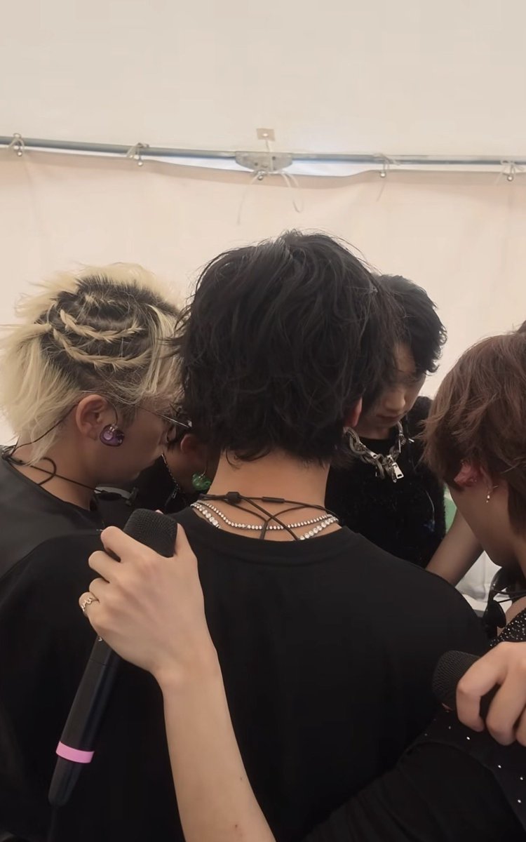 imp_ykp__'s tweet photo. 横原くんの編み込み最高すぎて酒のあてになります🙂‍↕️🥃💜 （横原くんあてとか言ってごめんね）（横原くんなら許してくれそう）（イナズマおつかれさまでした） https://t.co/zX8r70Z1I7