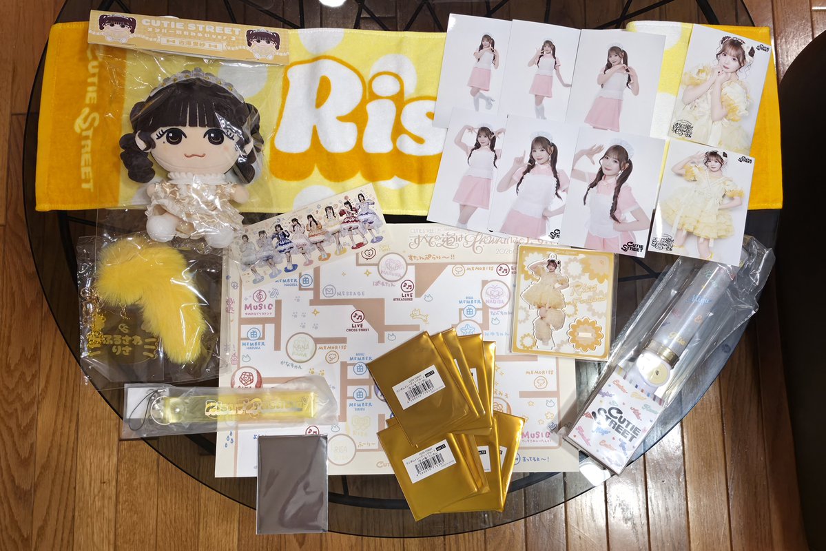 Risa_Goocha's tweet photo. 2026.09.11
つーず！展でグッズを買いました💛

ラントレふーりーが一枚もなく
かなり凹みました😭

相変わらず自引き運がない、、 https://t.co/gTrkQK4l3z