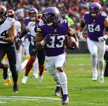 JasonHarmonNFL's tweet photo. Today is a massive opportunity for Aaron Jones: 

-Jordan Mason out
-Backup QB
-High winds 
-Heavy rain 

Vikings will need to rely on him offensively. https://t.co/A8LhpYRSVi