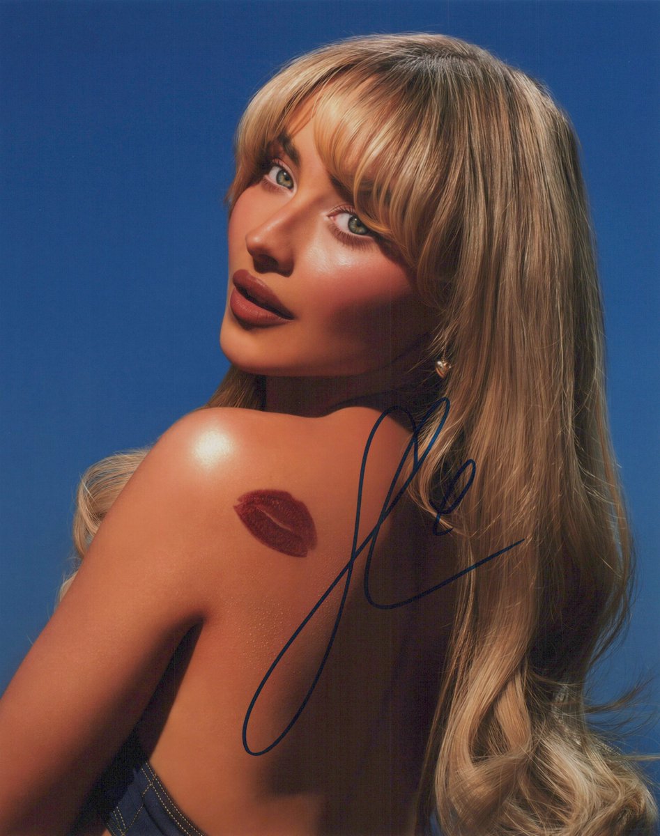 EBAutographs's tweet photo. #EBAutographs live auction is less than 2 hours away.. Our Sept 20th auction is at 11am EST. #InPersonAutographs #Autographs #MoviePosters #Playboy #Collectibles. Check it out: https://t.co/lCHAmT6Mhw https://t.co/AUfXoMpvHC