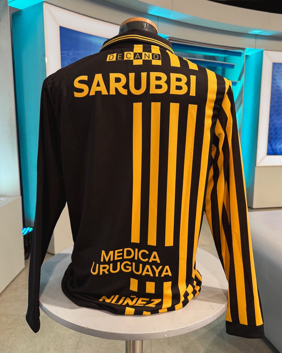 Punto_Penal's tweet photo. 🎁 𝗦𝗢𝗥𝗧𝗘𝗢 𝗖𝗔𝗥𝗕𝗢𝗡𝗘𝗥𝗢

Regalamos la camiseta aniversario de Peñarol.

🤝 Seguí nuestra cuenta y a @PUMA_Uy 
😉 Comentá usando #PuntoPenalEnEl10 https://t.co/dL0eeNQGPo