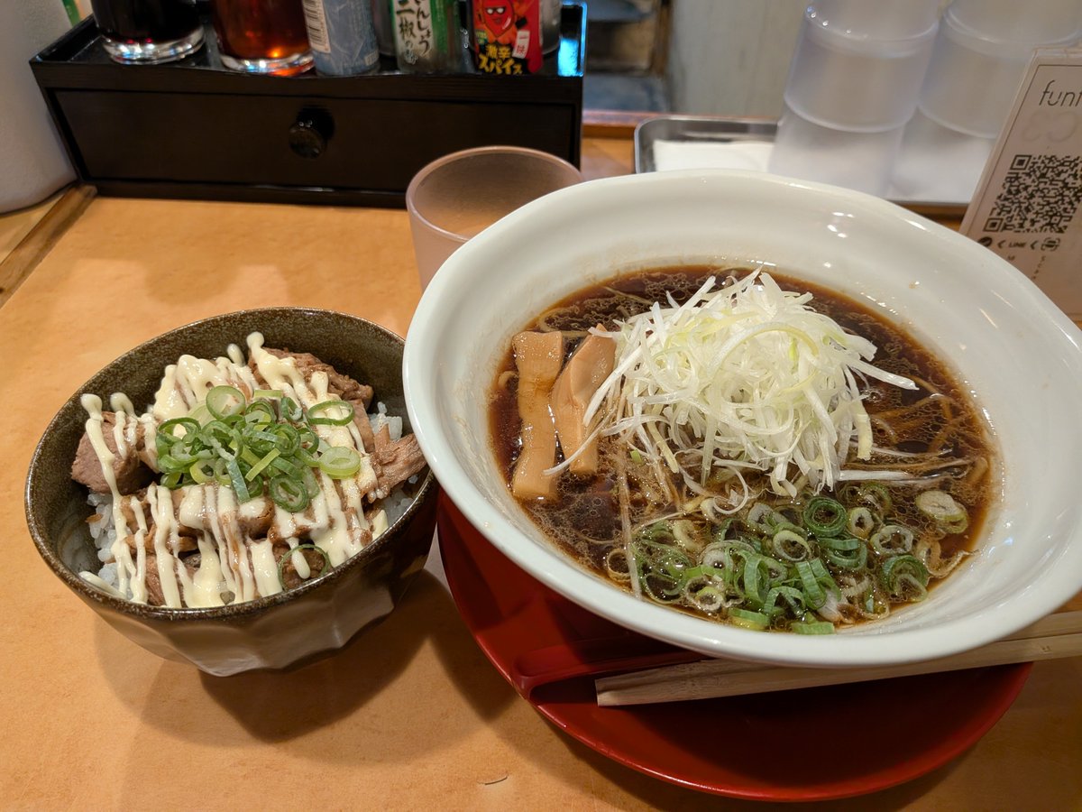 ShowYou_noodle's tweet photo. ポーカー大負けしょうゆラーメン🫠 https://t.co/2Hhy3O2yyd