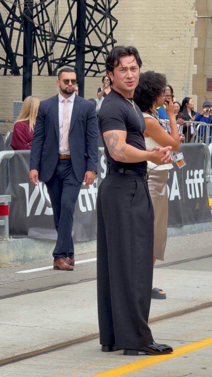 dearilya's tweet photo. so we all collectively agree that this is the best press look hudson has ever given us right https://t.co/O2Tx7uVcnZ