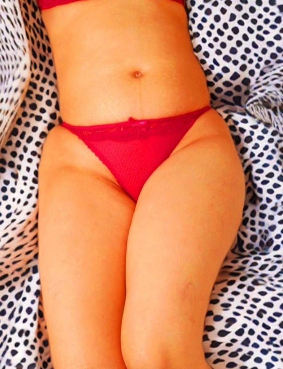 Cuckoldtr13's tweet photo. İstanbul'dan takipçimizin seksi karısı kırmızılar içinde 💞💞💞

Buyrun arkadaşlar sizindir tek erkek arıyorlar https://t.co/pgWDOAjqYA
