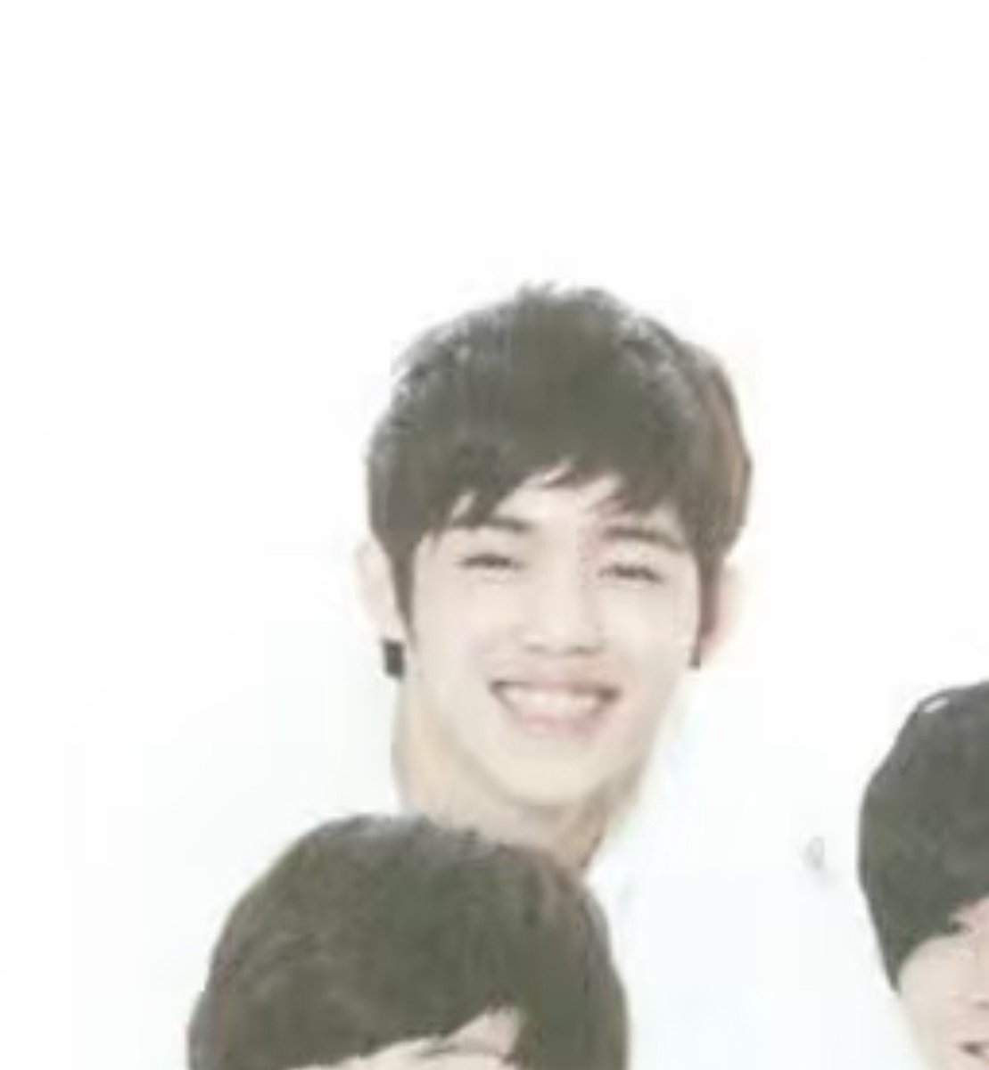 seungcheolalter's tweet photo. eto yung era ni seungcheol na magkamukha sila ni david licauco. pwede na syang si fidel. maginoong medyo b— https://t.co/jbU5RdeXBi