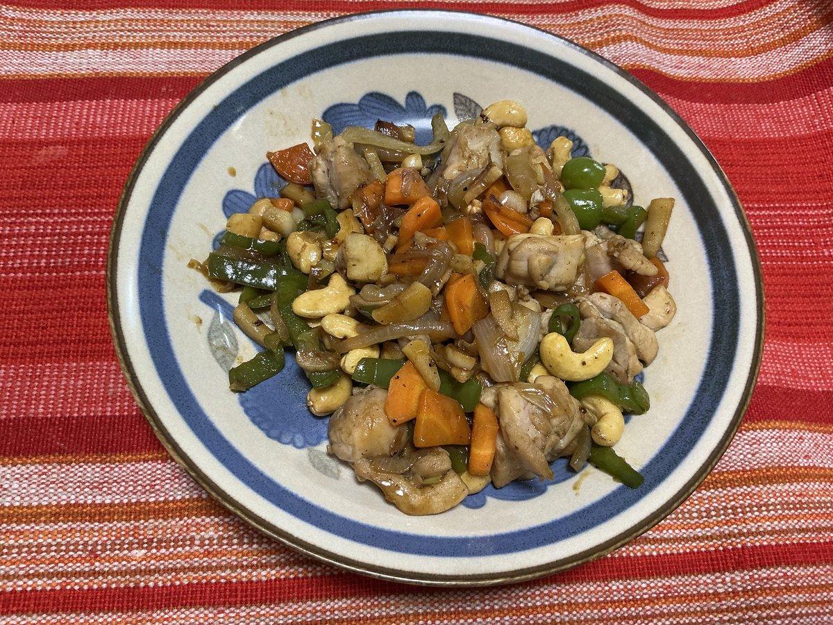 mizuhofukushima's tweet photo. 久しぶりに作ったピーマン鶏肉のカシュナッツ炒め。 https://t.co/Ocr8pJNixy