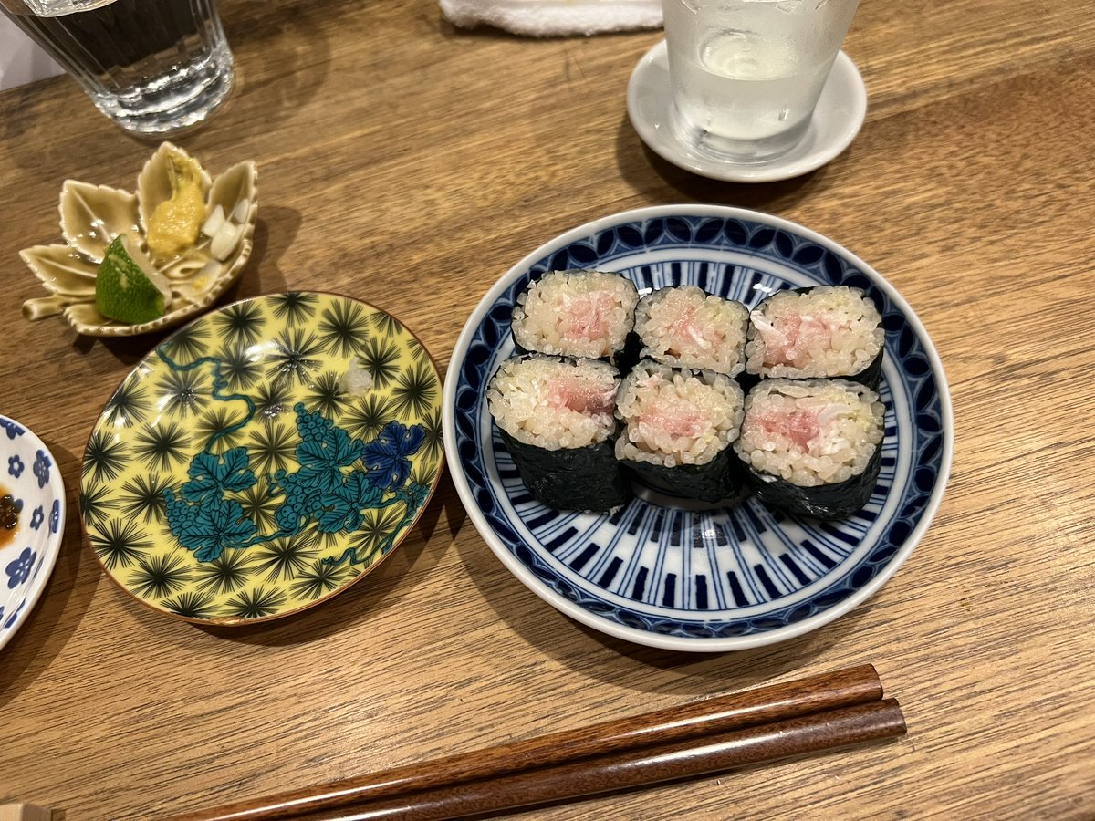 dantyo_Ln's tweet photo. 飲みいく前に日高屋行くのデブすぎて草
しかもまだ食べ足りないから帰ってから晩酌するのやばい
2日ぶりの飯美味すぎる。 https://t.co/OcYGeCcYHq