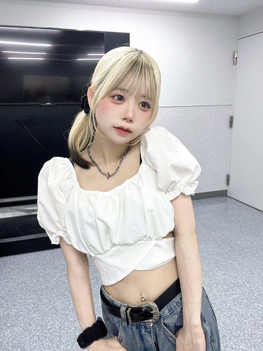 mikuru_colorful's tweet photo. へそピフェチへ https://t.co/KNxPOIgXmH