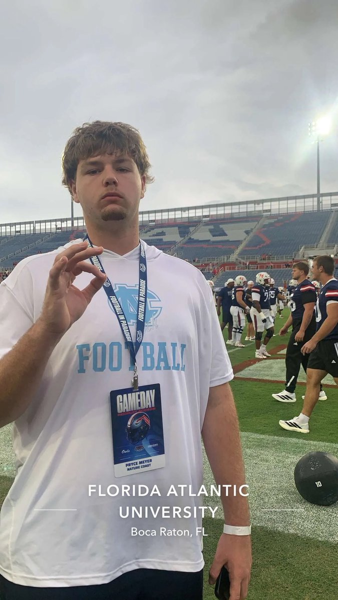PryceMeyer's tweet photo. Huge thank you @AnthonyRDiTota for showing me and @CoachHawley around the facility’s before the game. I had a great experience in paradise and look forward to coming back! @CoachHamby @Andrew5Ferreira #WIP🏝️ https://t.co/G5GqLzuRlO