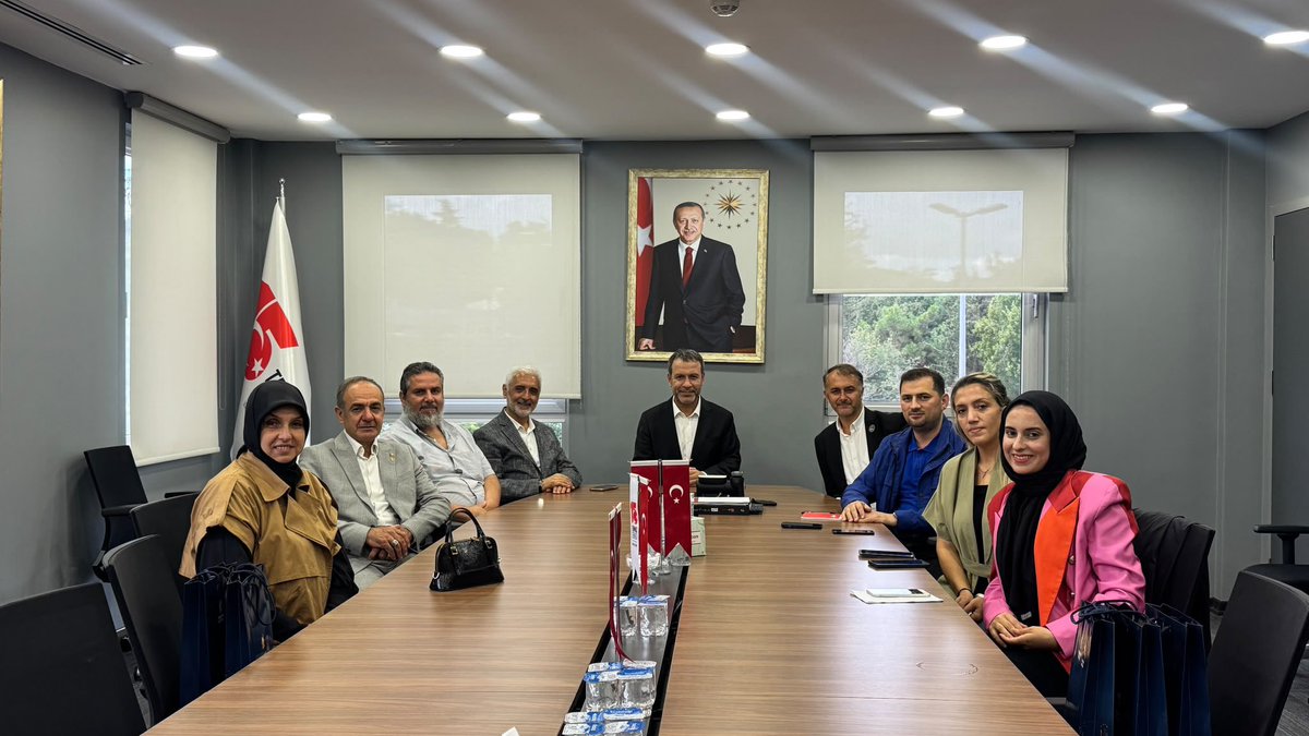 ak_uskudar's tweet photo. Sosyal Politikalar Birimimiz, Gaziler Günü vesilesiyle kıymetli gazilerimizi ve 15 Temmuz Derneğimizi ziyaret etti.

Vatanımızın ve milletimizin bekası için fedakârlık gösteren tüm gazilerimize minnet ve şükranlarımızı sunuyor, ebediyete irtihal eden gazilerimizi rahmetle yâd ediyoruz.

#BizimÜsküdar