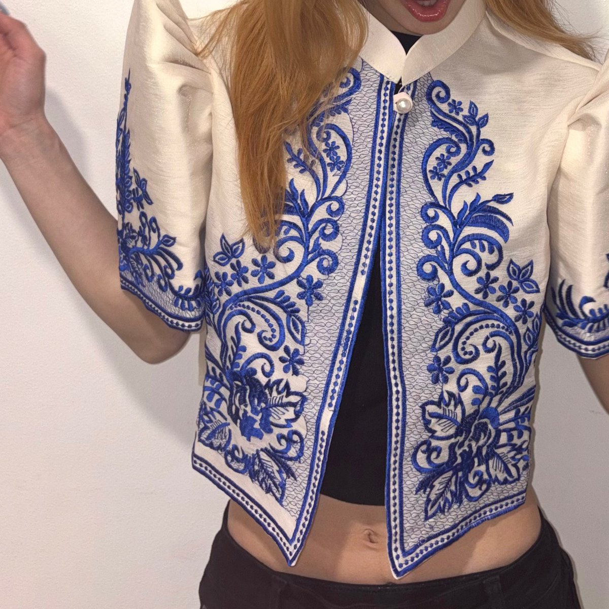 thebaemonph's tweet photo. Our hearts are so full seeing Ruka wearing the bolero gifted by PH MONSTIEZ! 🥹🇵🇭 Thank you for wearing our gift, Ruka. 

We hope you know how much love our Filipino MONSTIEZ poured into it. 💙

#RUKA  #루카 #河井瑠花 #베이비몬스터루카
#BABYMONSTER #베이비몬스터 https://t.co/tgdBa85acz