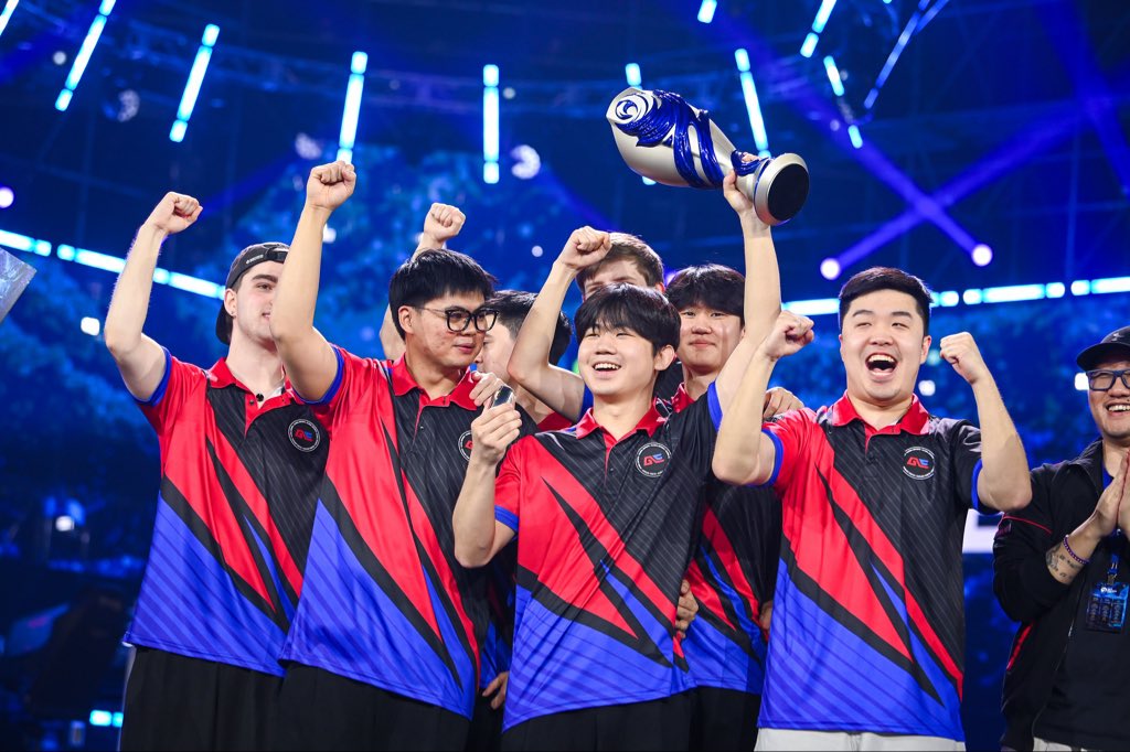 GlobalEsportsIn's tweet photo. Happy 2 week anniversary to everyone celebrating! β€οΈπ
#GEWinning #VCTPacific https://t.co/QeTIIMHWBC