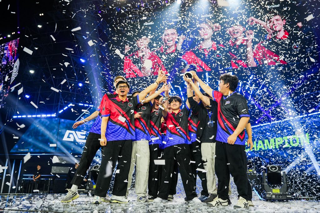 GlobalEsportsIn's tweet photo. Happy 2 week anniversary to everyone celebrating! β€οΈπ
#GEWinning #VCTPacific https://t.co/QeTIIMHWBC