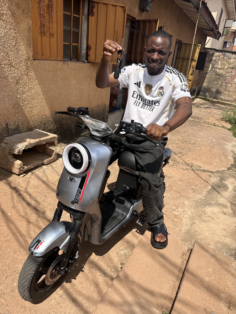 kollyfeelz's tweet photo. I took 700k out of my savings to buy this electric bike, for easy transportation to school. https://t.co/WZgUh5iozc