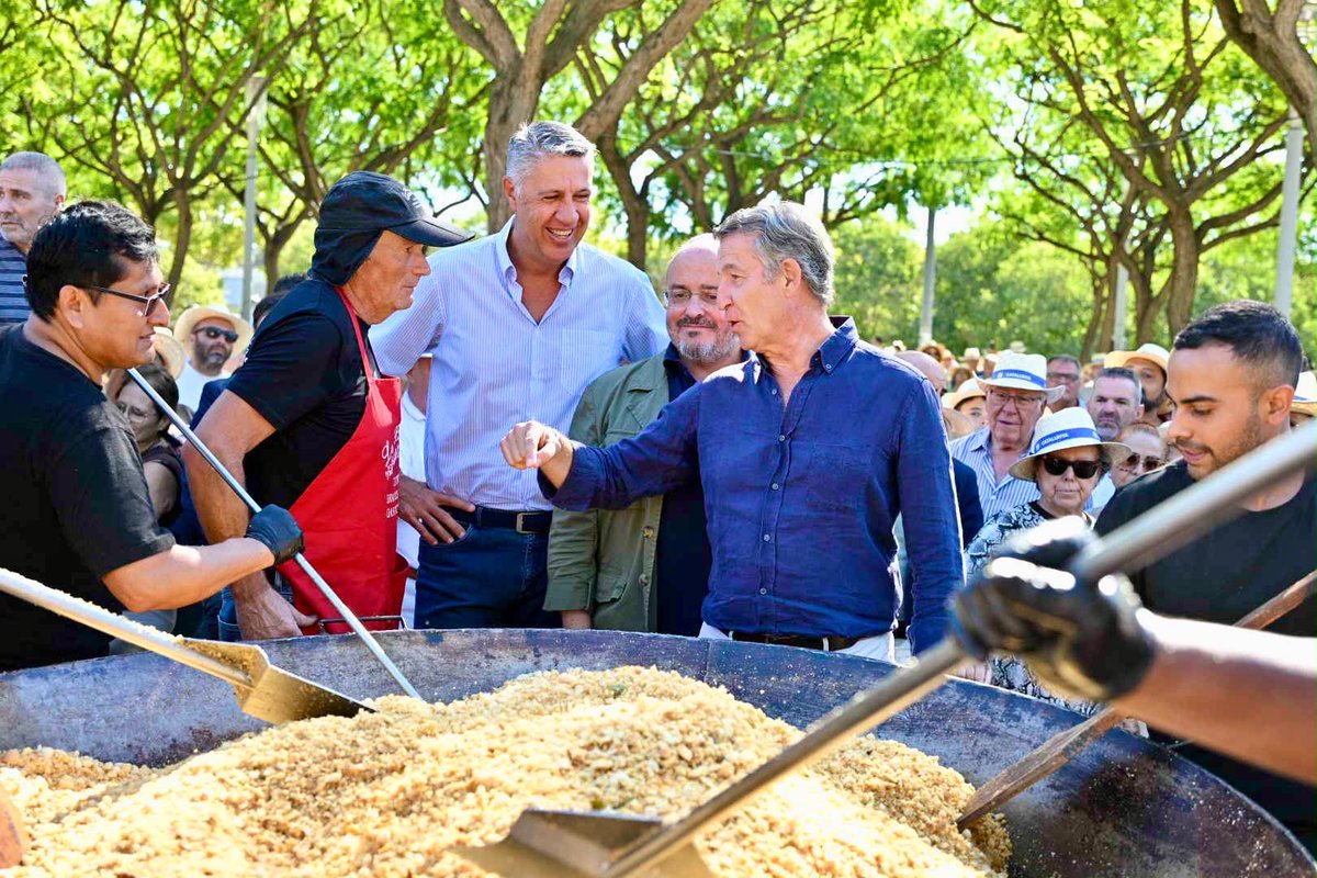 Albiol_XG's tweet photo. ¡Espectacular mitin en #Badalona, con más de 7.000 personas, junto a @NunezFeijoo! 🙌

Durante mi intervención le he pedido a Feijóo que, cuando sea presidente de España, legisle sobre dos cuestiones muy importantes para Badalona y para muchas otras ciudades de nuestro país: la lucha contra la ocupación, con el objetivo de que los ocupas estén fuera en 48 horas, y la lucha contra la multirreincidencia. No puede ser que haya personas que delincan 20, 30 o 40 veces sin que haya consecuencias.

Gracias a todos los vecinos que nos habéis acompañado y que habéis abarrotado la plaza del Centenari. ¡Seguimos! 💪