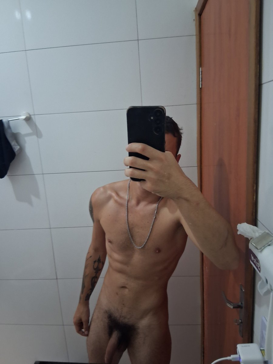 Erikim019's tweet photo. Acordei pqp https://t.co/Rc69Zl2WLu