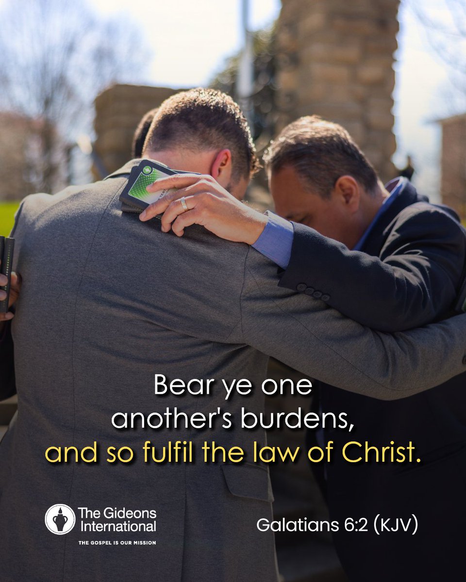 thegideons's tweet photo. Standing shoulder to shoulder in prayer, lifting one another up as we carry His Word into the world.

#fellowship #thegideons #prayer https://t.co/HU19VAd1Pt