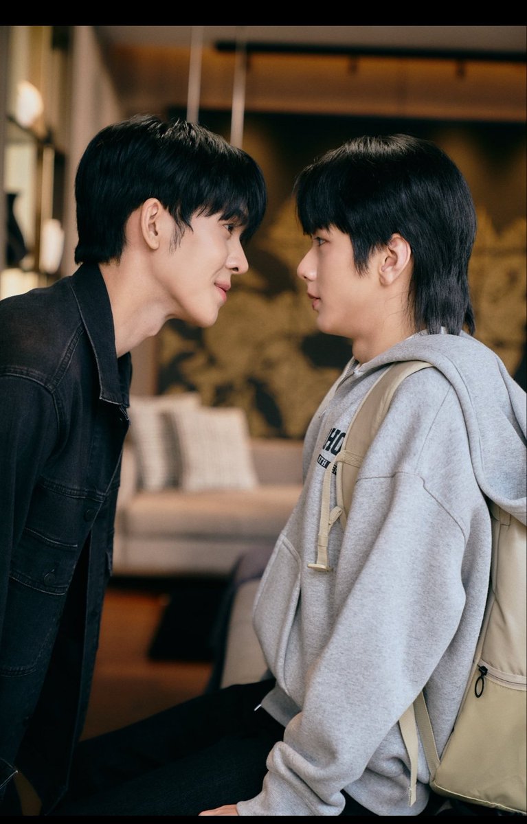 bts_knapat's tweet photo. Fuck who is thirdnine in the industry, can we focus on who is the third wan in the industry i will start I think it's netjj https://t.co/jnG0KtFY9B