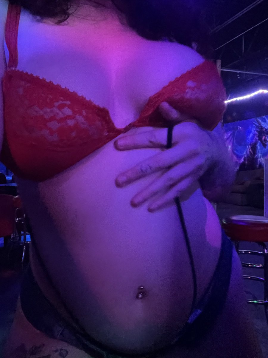 Justinepyyt's tweet photo. Real seller !! I need me a real buyer baby https://t.co/l4HqKzLXfp