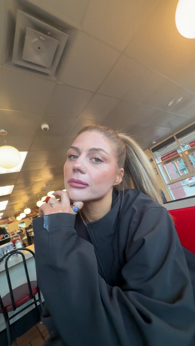 Brittbeforedark's tweet photo. Meet me at the local Waffle House 🤚 #20settembre2026 #CyberSecurity #ContentDay #fyp #OnlyfansCollab #of #onlyfans #brittclarkafterdark #porn #solovids #nsfw #sub #nudes https://t.co/qAG6GQoCdw https://t.co/B2ctySgMUy