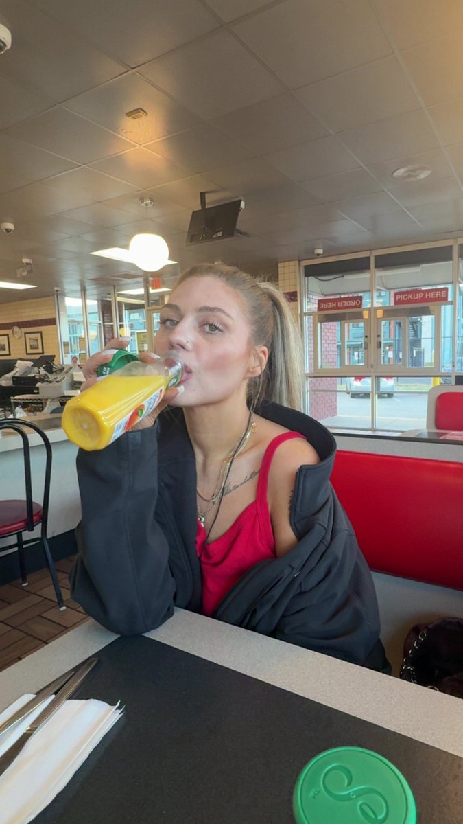 Brittbeforedark's tweet photo. Meet me at the local Waffle House 🤚 #20settembre2026 #CyberSecurity #ContentDay #fyp #OnlyfansCollab #of #onlyfans #brittclarkafterdark #porn #solovids #nsfw #sub #nudes https://t.co/qAG6GQoCdw https://t.co/B2ctySgMUy