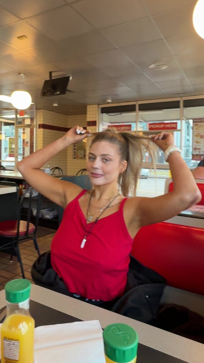 Brittbeforedark's tweet photo. Meet me at the local Waffle House 🤚 #20settembre2026 #CyberSecurity #ContentDay #fyp #OnlyfansCollab #of #onlyfans #brittclarkafterdark #porn #solovids #nsfw #sub #nudes https://t.co/qAG6GQoCdw https://t.co/B2ctySgMUy