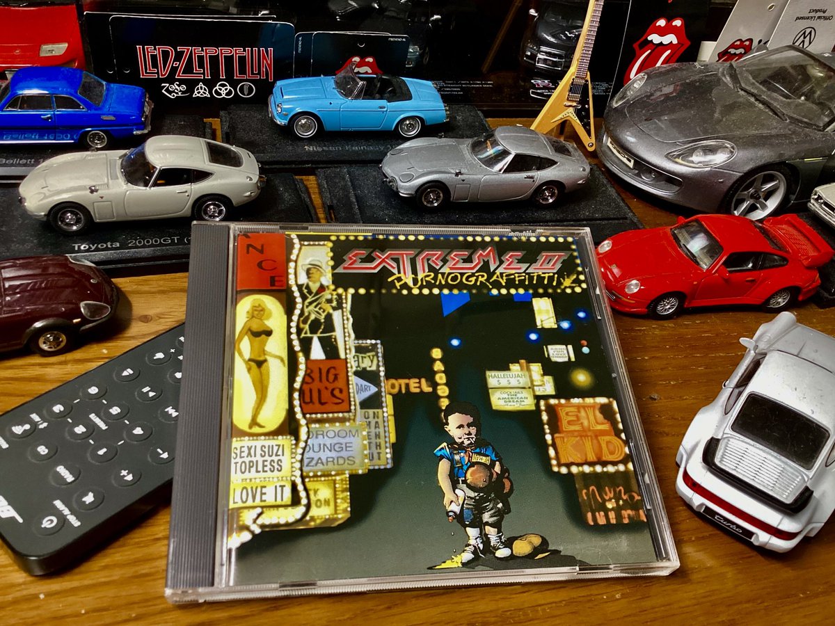 kgc10yoshi's tweet photo. ヌーノ・べッティコートの誕生日。
私と同い年の60歳。
やはり“MQRE THAN WORD“か。
包み込まれる様なんとも言えない心地良い音。🎶
アコギ1本とVo.だけで聴く者を酔わせる名曲のひとつ。
何回リピートしても飽きない。 https://t.co/G7AbH8PPHq