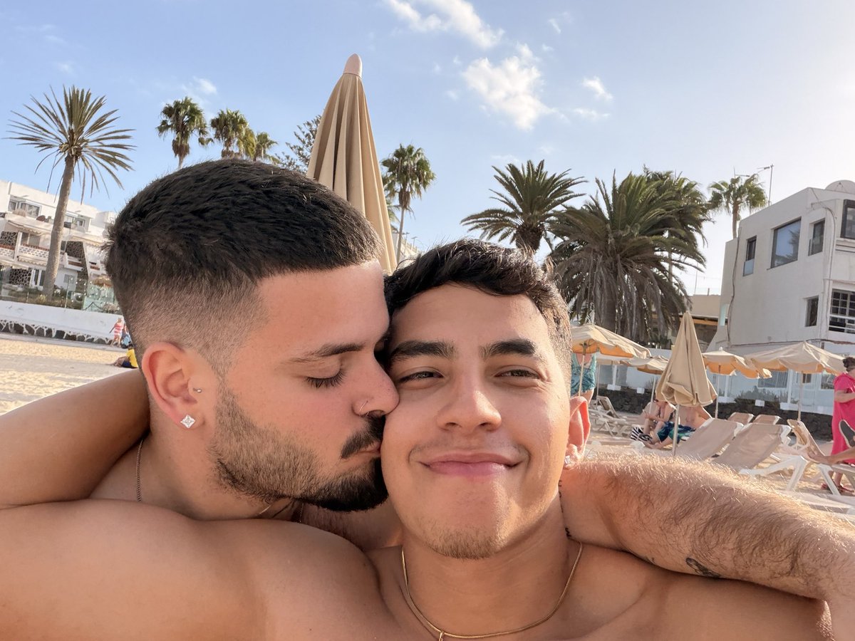antoniodiaaz_'s tweet photo. 2 años de casado con este papacito ❤️🇨🇴 https://t.co/YH8OW5nQ0U
