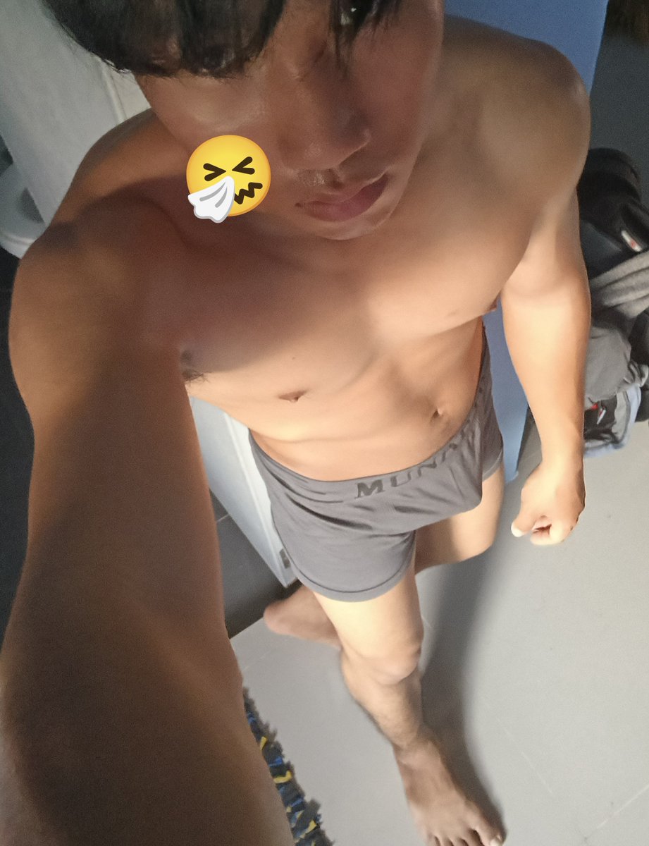 soccerpedo's tweet photo. ร้อนเงินดีไหมนะอยากโดนอม😆 #เชียงใหม่ #FWB #รับงาน https://t.co/LpQdV5iOdj