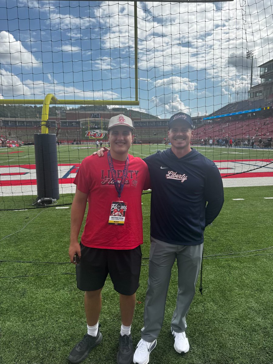 Pippin_Athlete's tweet photo. I had a great visit yesterday @LibertyFootball, especially the 35 point win! Thank you @Coach_Lewellyn and @Coach_D13 for having me out. #GoFlames|@HKA_Tanalski @moorepete18 @HKA_Baltar @harvestcovlions @CoachPippinx2 @KornblueKicking @KohlsHighlights @PrepRedzoneVA @carljfred https://t.co/pkSBGLbMmK