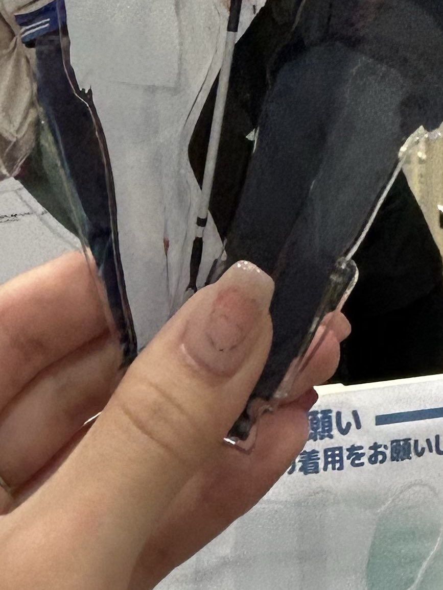 oyodkim's tweet photo. 懐かしい😳
この似顔絵ネイルしてオフラ行ったな～

にしても画像ガビガビすぎ https://t.co/9wfvnaNSpp
