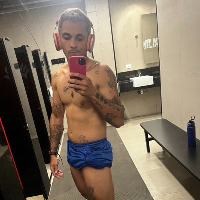 Passaroto1's tweet photo. #NovaFotoDePerfil https://t.co/ZMPs1FbjrE