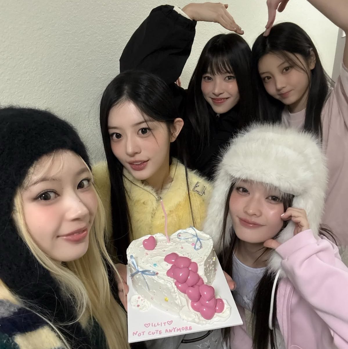 eunchaeloira's tweet photo. 4 artistas que te definem: https://t.co/R9L5LzIzTL