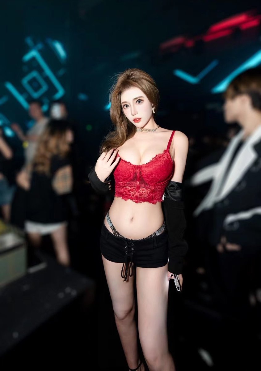 LNancieeeeee's tweet photo. 夜店女王 https://t.co/ua1fo7I3OC