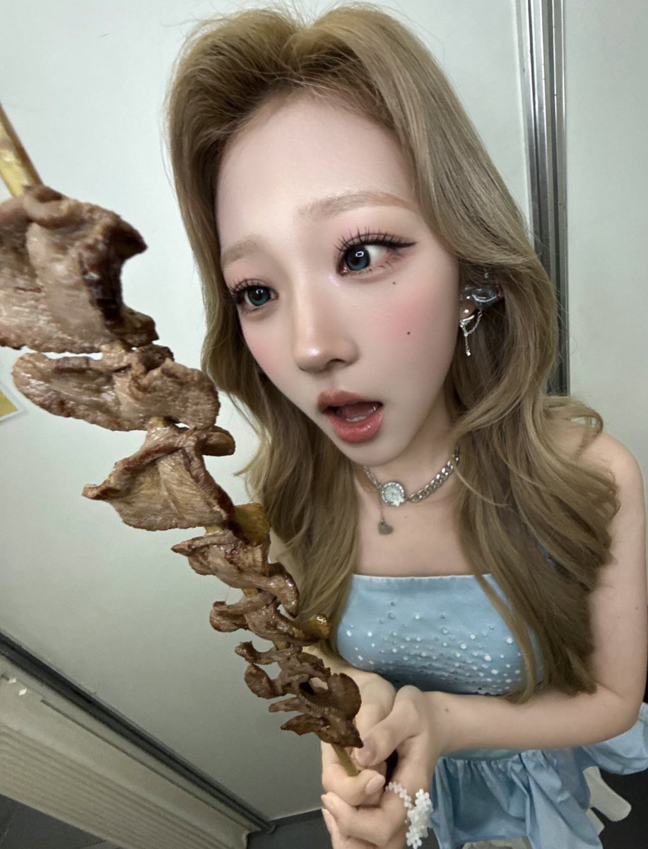 swoovv's tweet photo. 이런 것조차 닮아보이는데… https://t.co/0HyNsatx7L