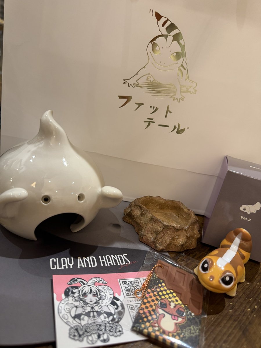 nkzrop's tweet photo. コウレプ2026秋、二日目の今日行ってきました！
購入品〜（＋ソイル4kg。絶対今日じゃなくて良かった帰り道肩が終わりそうだった）

おばけちゃんシェルターとチョコキーホルダー絶対欲しかったから嬉しい❣️

全然時間足りなかった😂 https://t.co/K0MZlsQ4i8