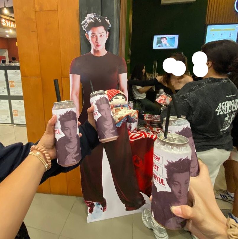 _kidultz's tweet photo. main ganap: ryul cse
ang activity: paint 🎨 #painterist 

🤓☝🏻 anyway, FIRST cse as shottie DONE!!!!!! and it’s on ryul’s month!!!! 

#RYULPH #RYULPublic
#김률 #EveryBeatForRYUL https://t.co/Dj3YcRlDPd