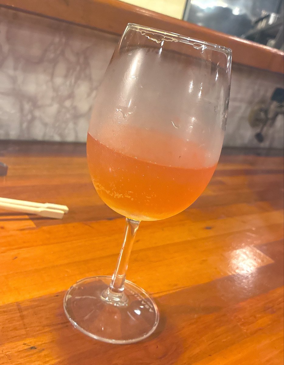 RANMANRUU's tweet photo. 色珍しいワイン大将から頂いた https://t.co/QgDudq1cMM