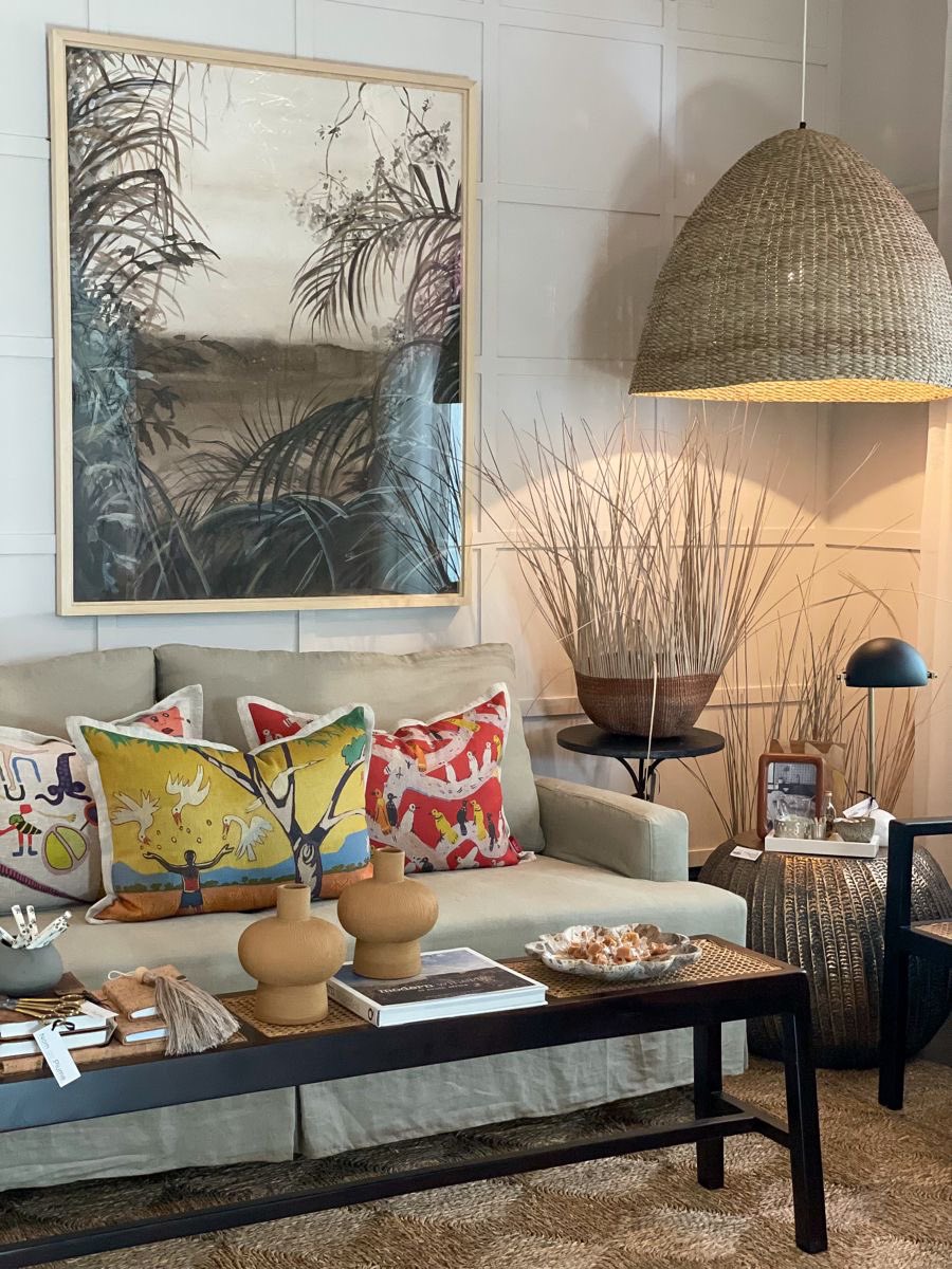 shavnyuyngah's tweet photo. Walk into a Japanese home and you'll find wabi-sabi. Walk into a Swedish home and you'll find Scandinavian design. A French home carries French country.

Walk into many African homes and you'll find borrowed Scandinavian and Nordic ideas on every wall and shelf.

Why don't we represent ourselves the way others represent themselves?