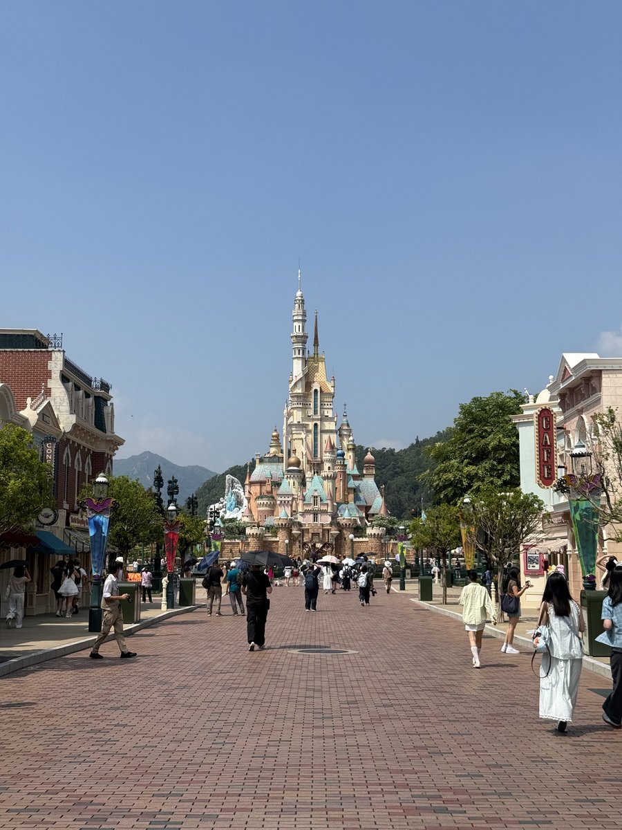 shiro_ninjas's tweet photo. 初の香港ディズニー行ってきたよ🏰🇭🇰 https://t.co/kQ93Vc3UI4
