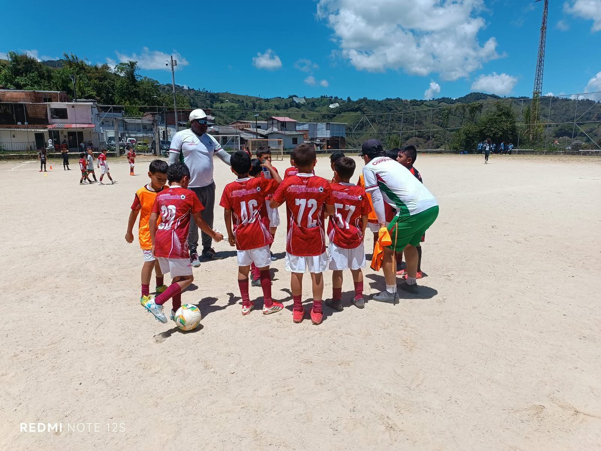 Granada_Stereo's tweet photo. Imágenes del Club Coogranada participando en la cuarta fecha del Torneo IMER.

#DeporteGranada #GranadaAntioquia #GSTUnaRadioLlenaDeHistorias https://t.co/RkWtfPBRBC